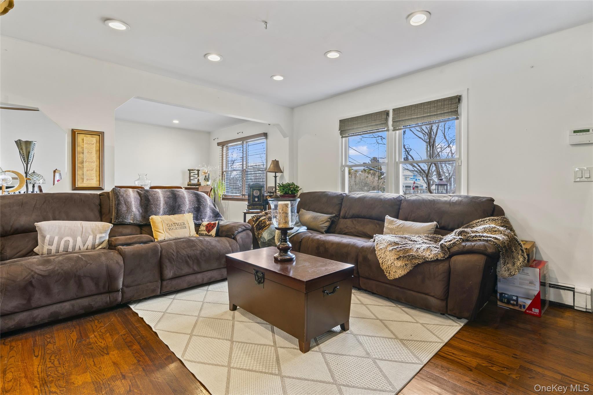 Single Family Burnett  Suffolk County, NY 11706, MLS-971694-8