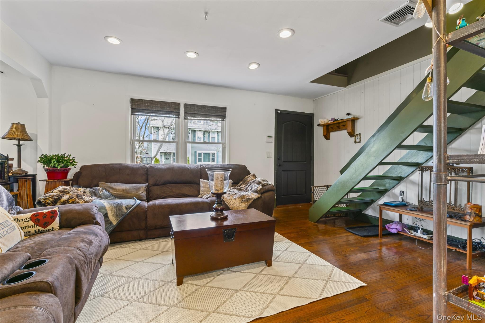 Single Family Burnett  Suffolk County, NY 11706, MLS-971694-9