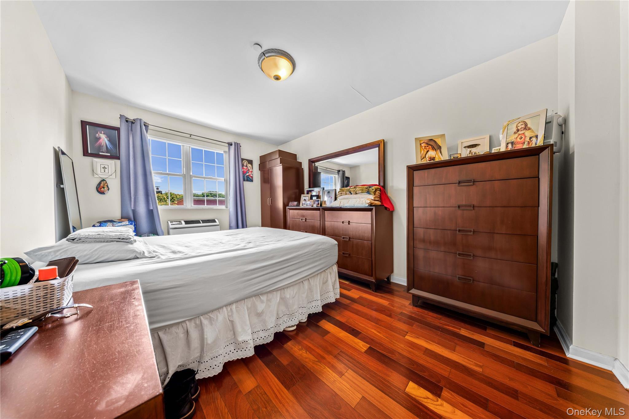 Single Family 10th  Queens, NY 11106, MLS-971711-6