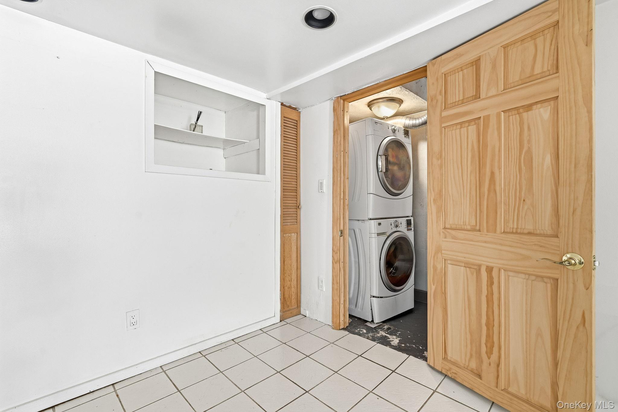 Single Family Delancey Place  Bronx, NY 10462, MLS-971742-21