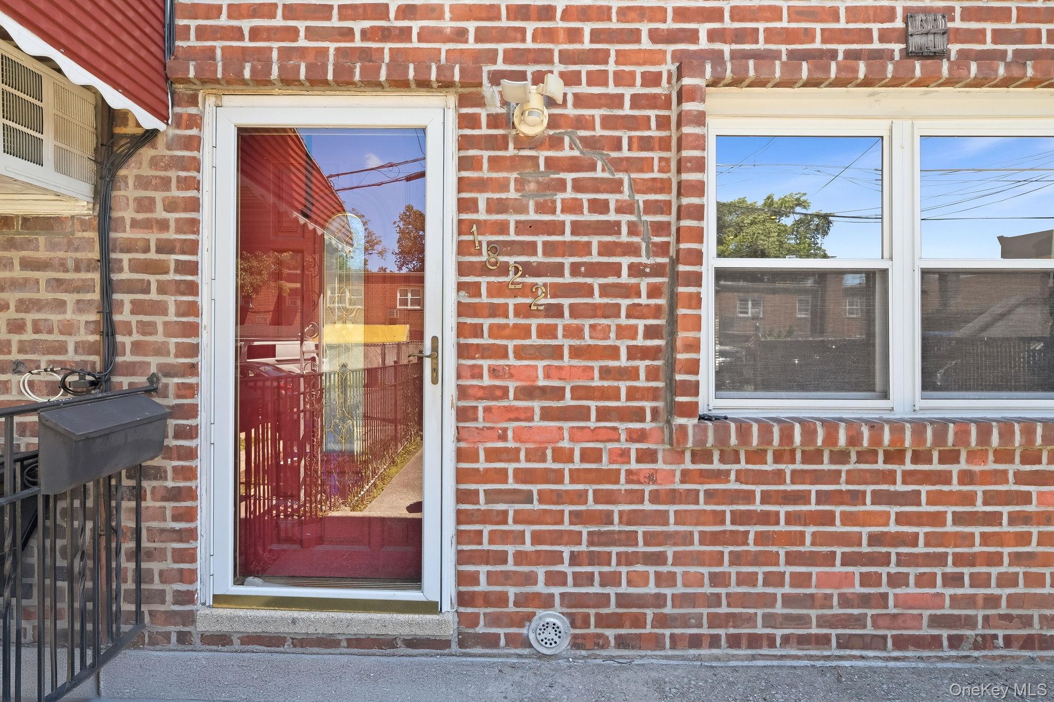 Single Family Delancey Place  Bronx, NY 10462, MLS-971742-3