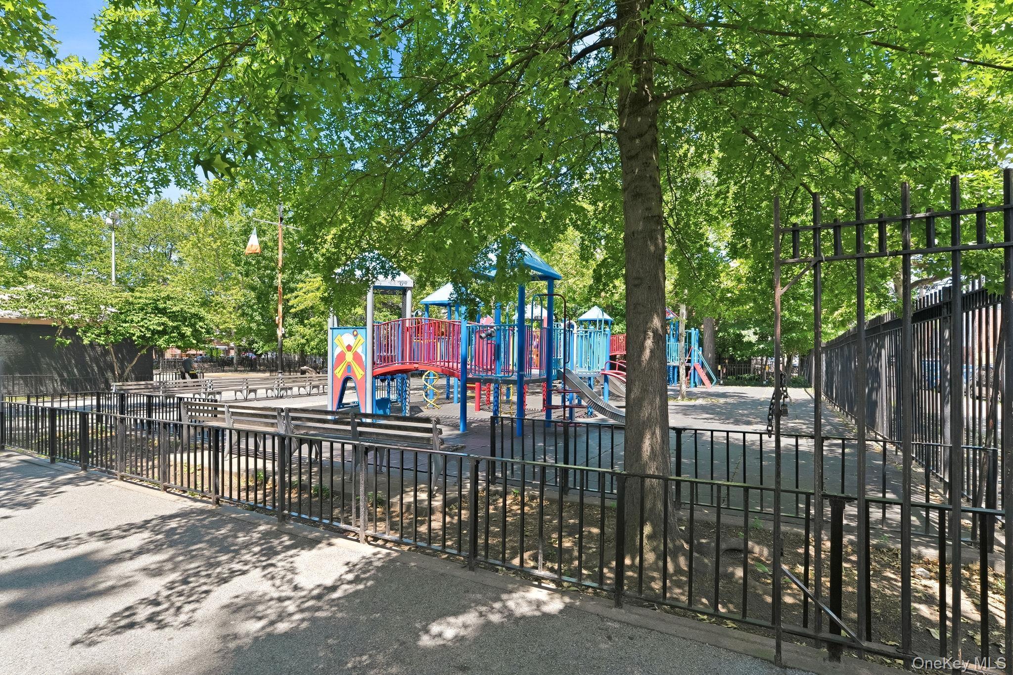 Single Family Delancey Place  Bronx, NY 10462, MLS-971742-36