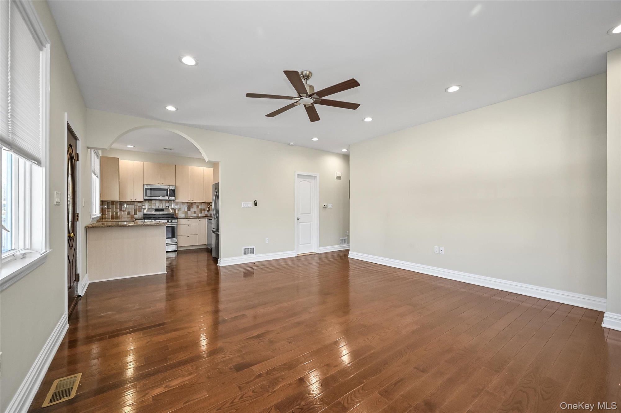 Single Family 35th Queens, NY 11361, MLS-971779-3