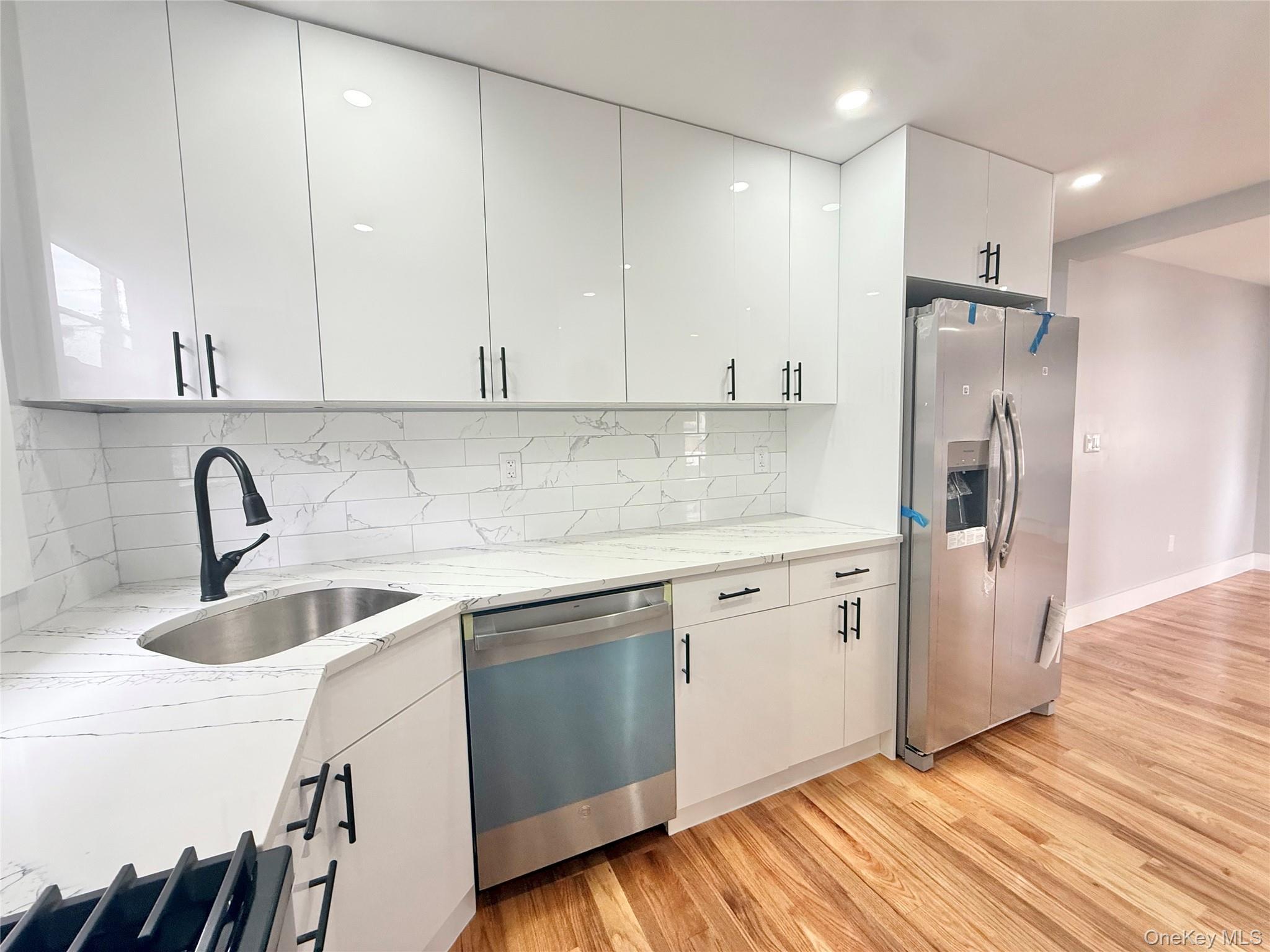 Single Family Milburn  Queens, NY 11413, MLS-971824-8