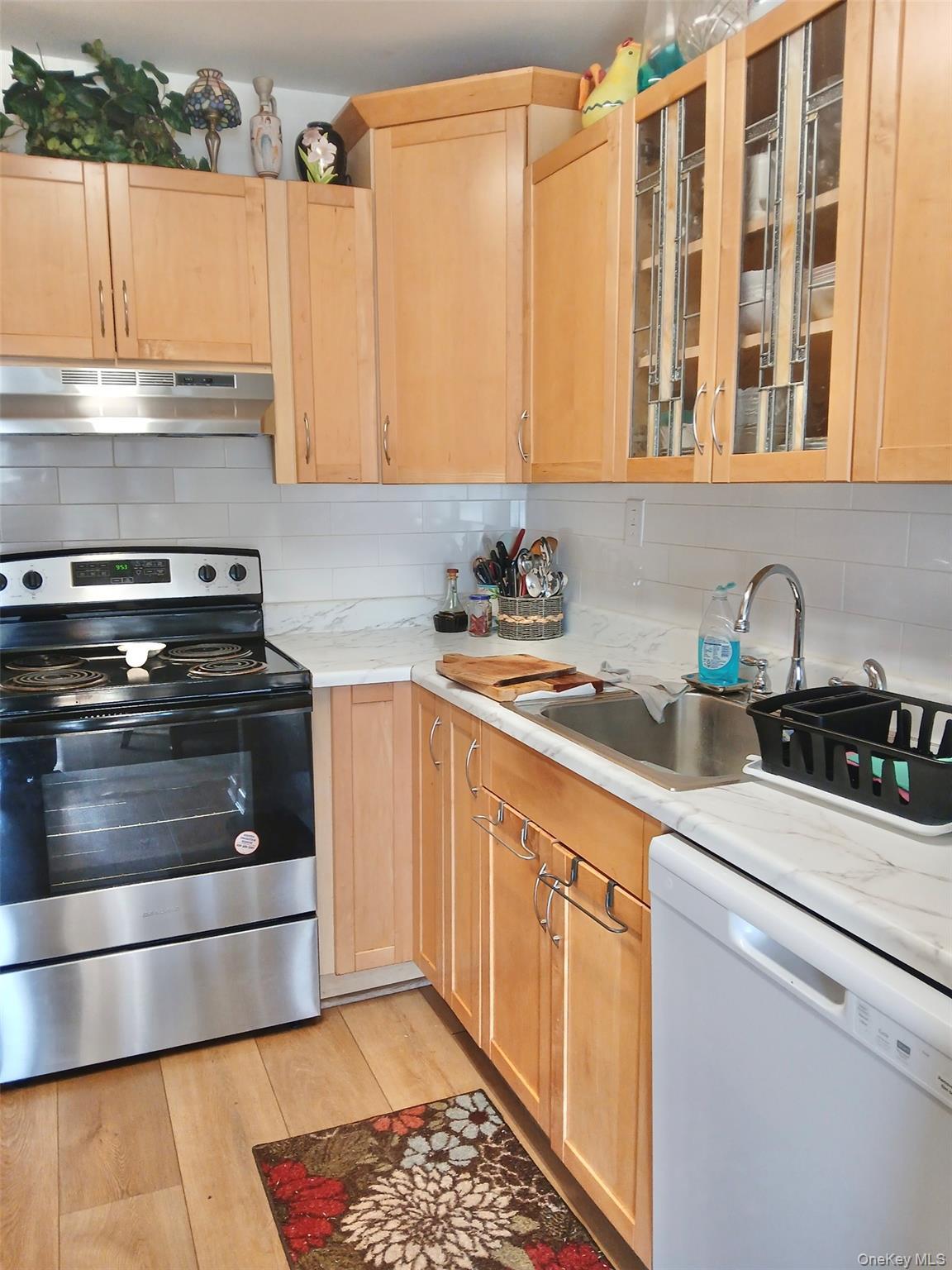 Condo Aylesbury  Suffolk County, NY 11961, MLS-971851-3