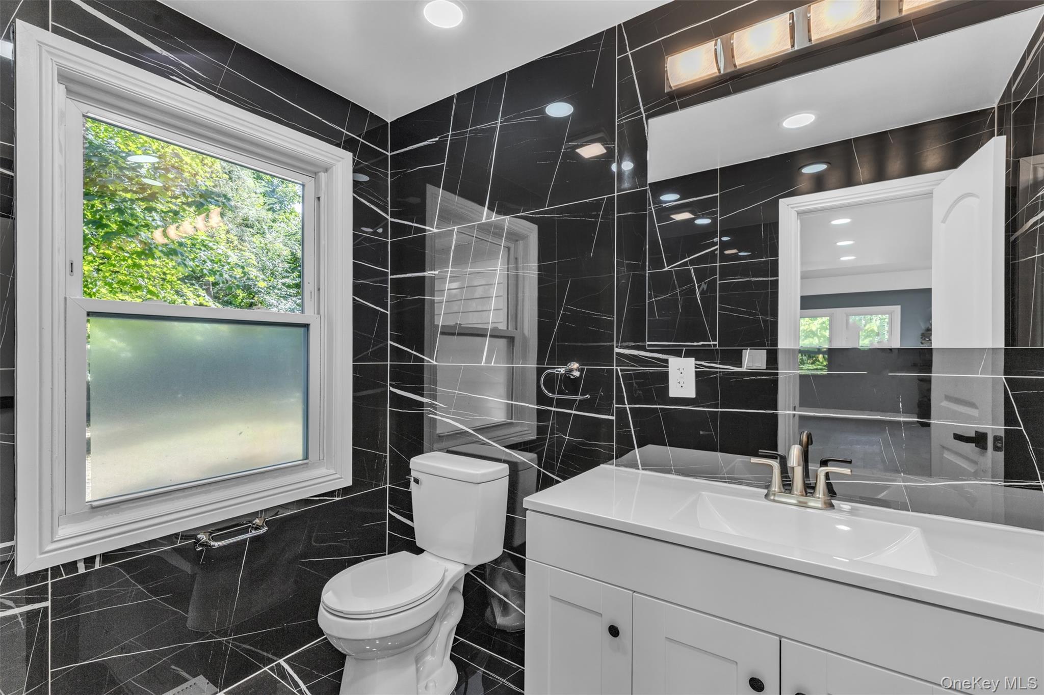 Single Family Locust  Westchester County, NY 10598, MLS-971905-8