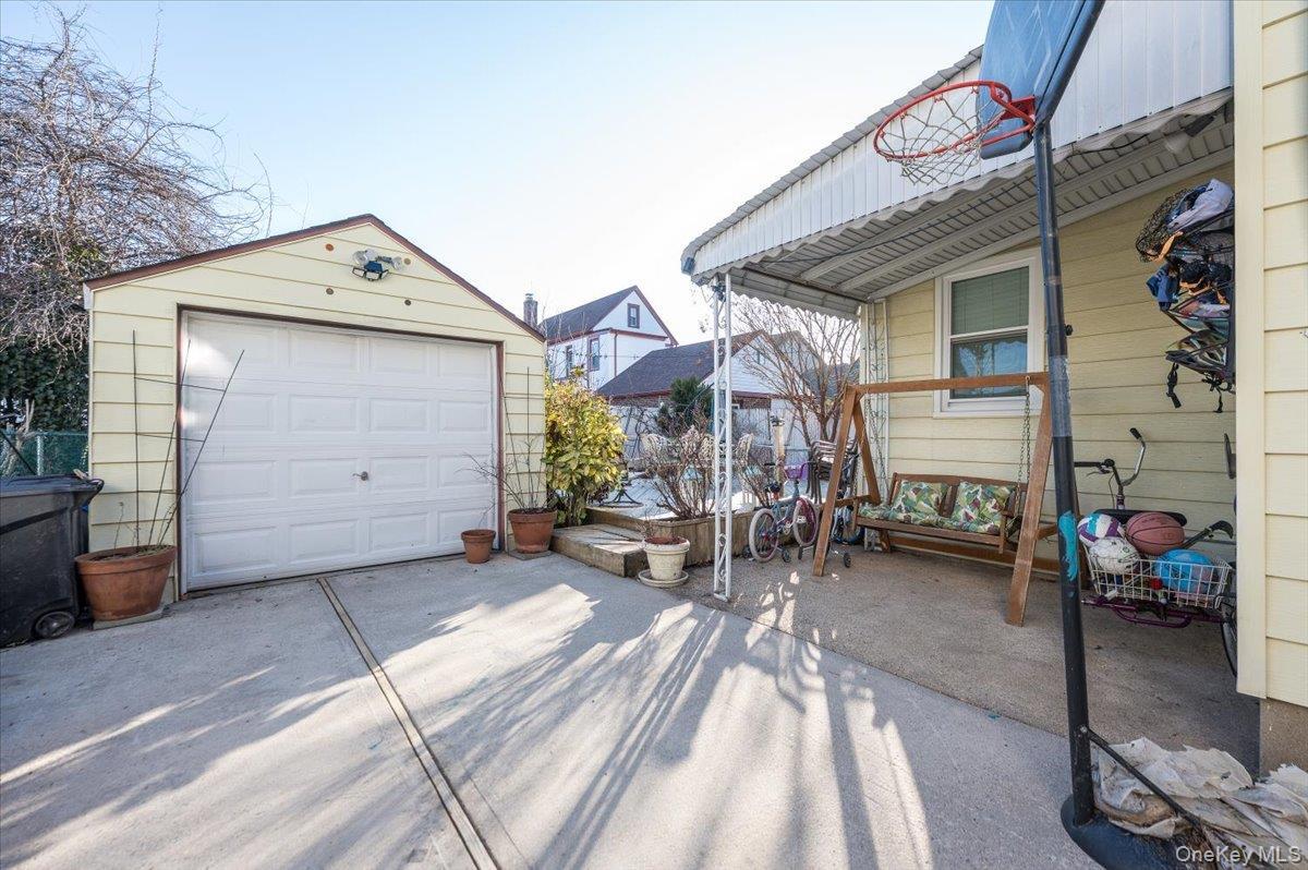 Single Family Chester  Nassau County, NY 11580, MLS-971948-15