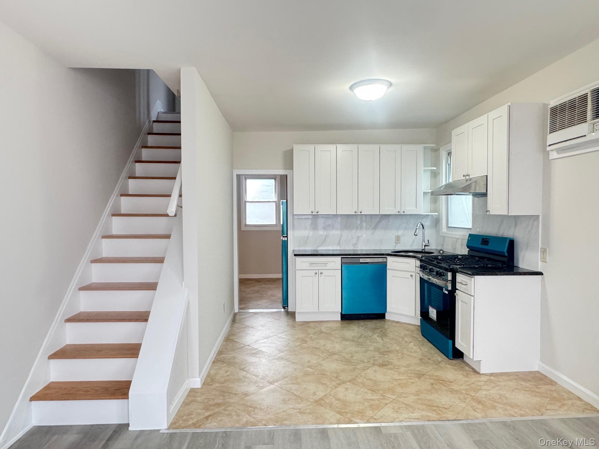 Single Family 77th  Queens, NY 11366, MLS-971967-2