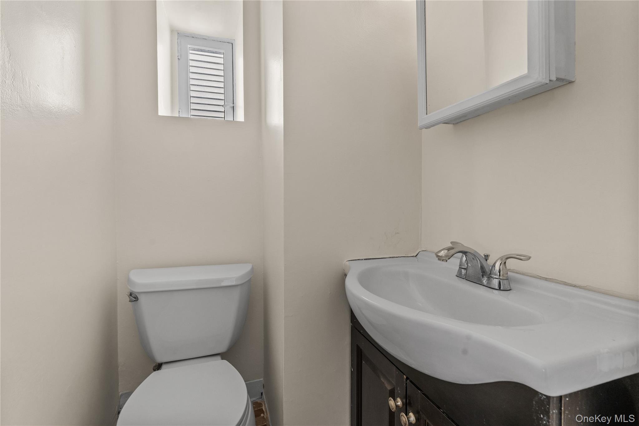 Single Family Diven  Westchester County, NY 10566, MLS-971968-10