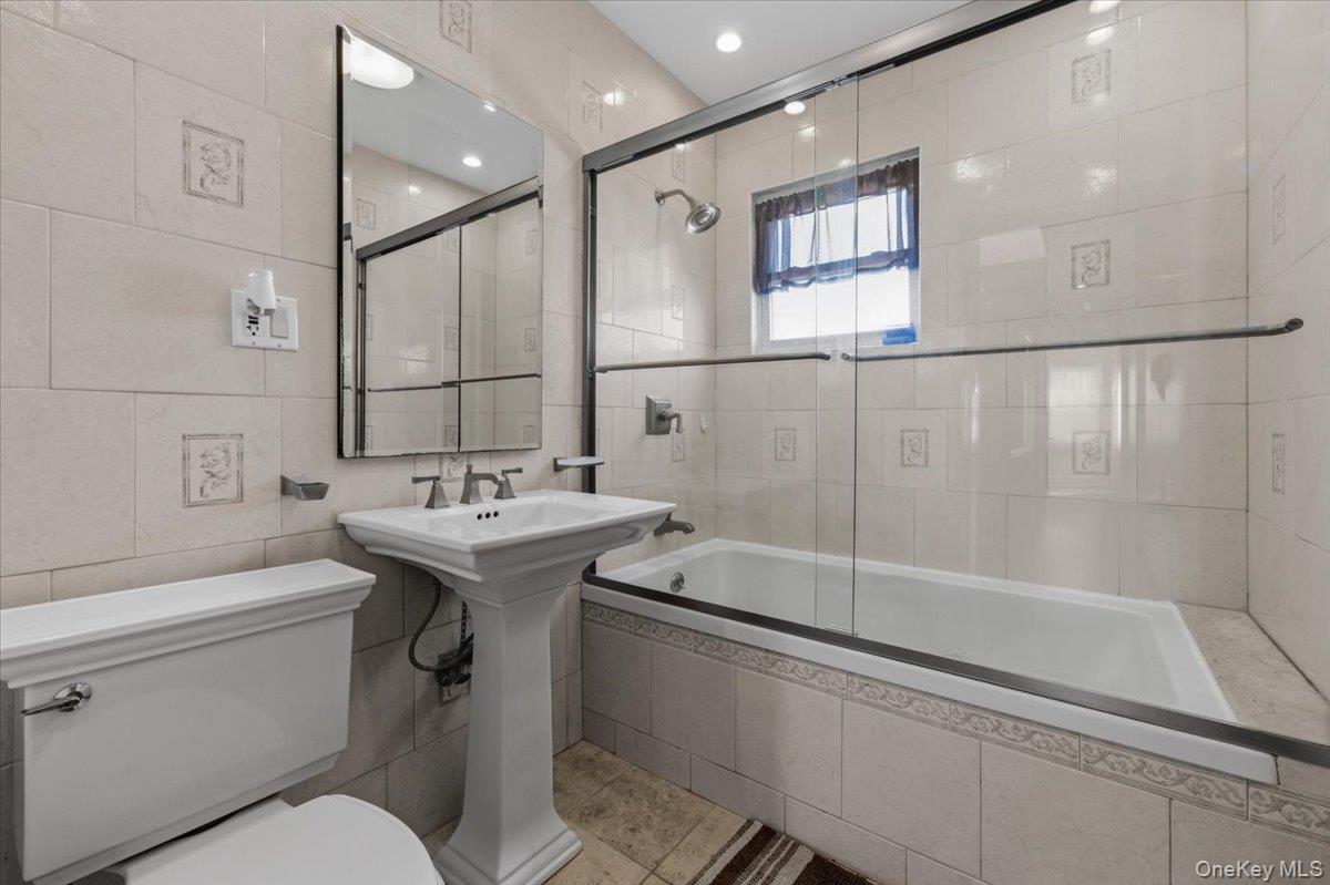 Single Family 60th  Queens, NY 11385, MLS-971969-12