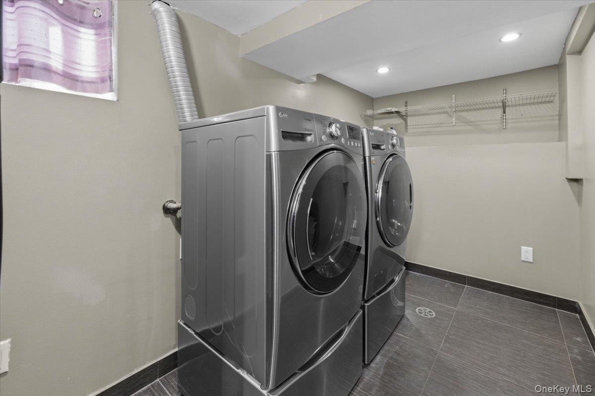 Single Family 60th  Queens, NY 11385, MLS-971969-21