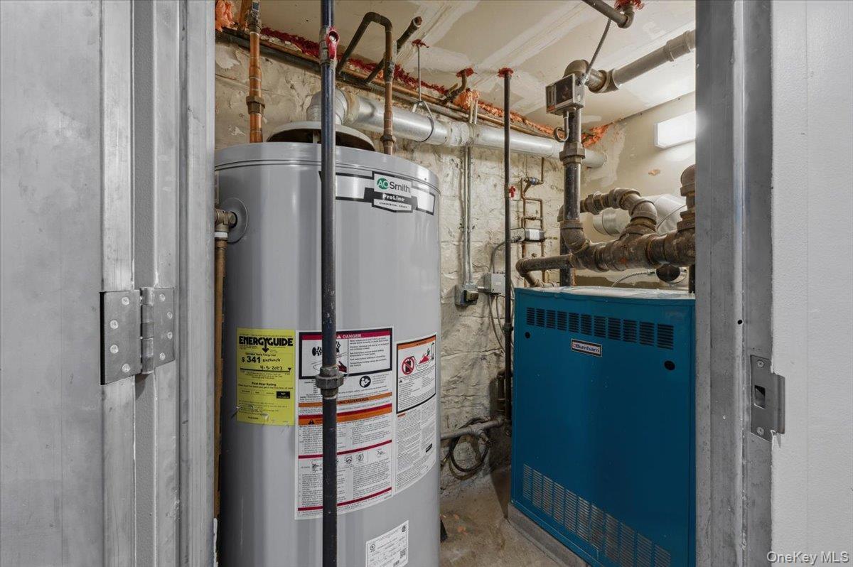 Single Family 60th  Queens, NY 11385, MLS-971969-22