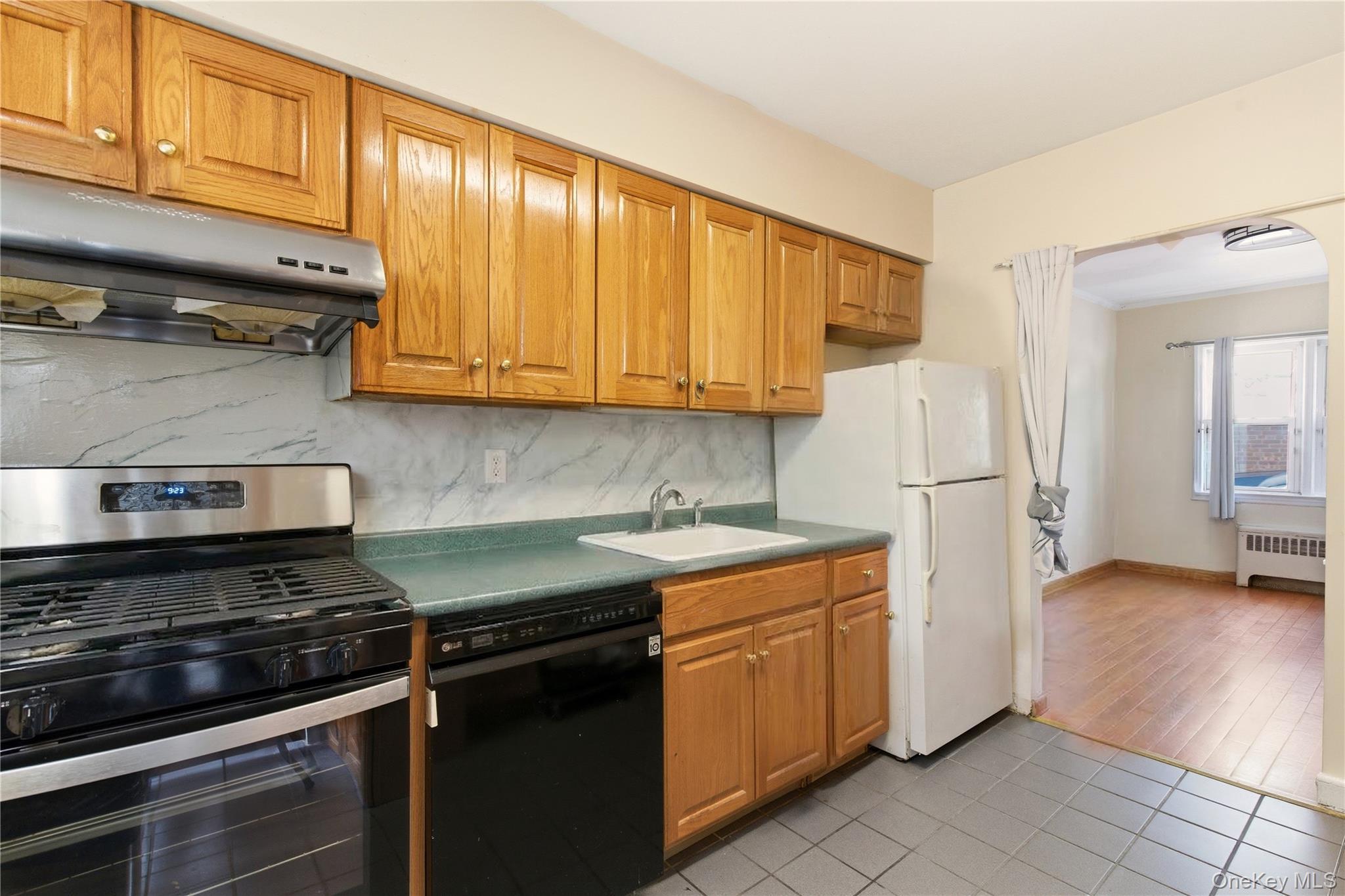 Single Family 217th  Queens, NY 11364, MLS-971970-34