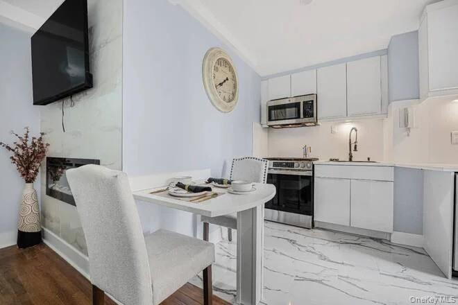 Coop Lafayette  Brooklyn, NY 11217, MLS-972005-4