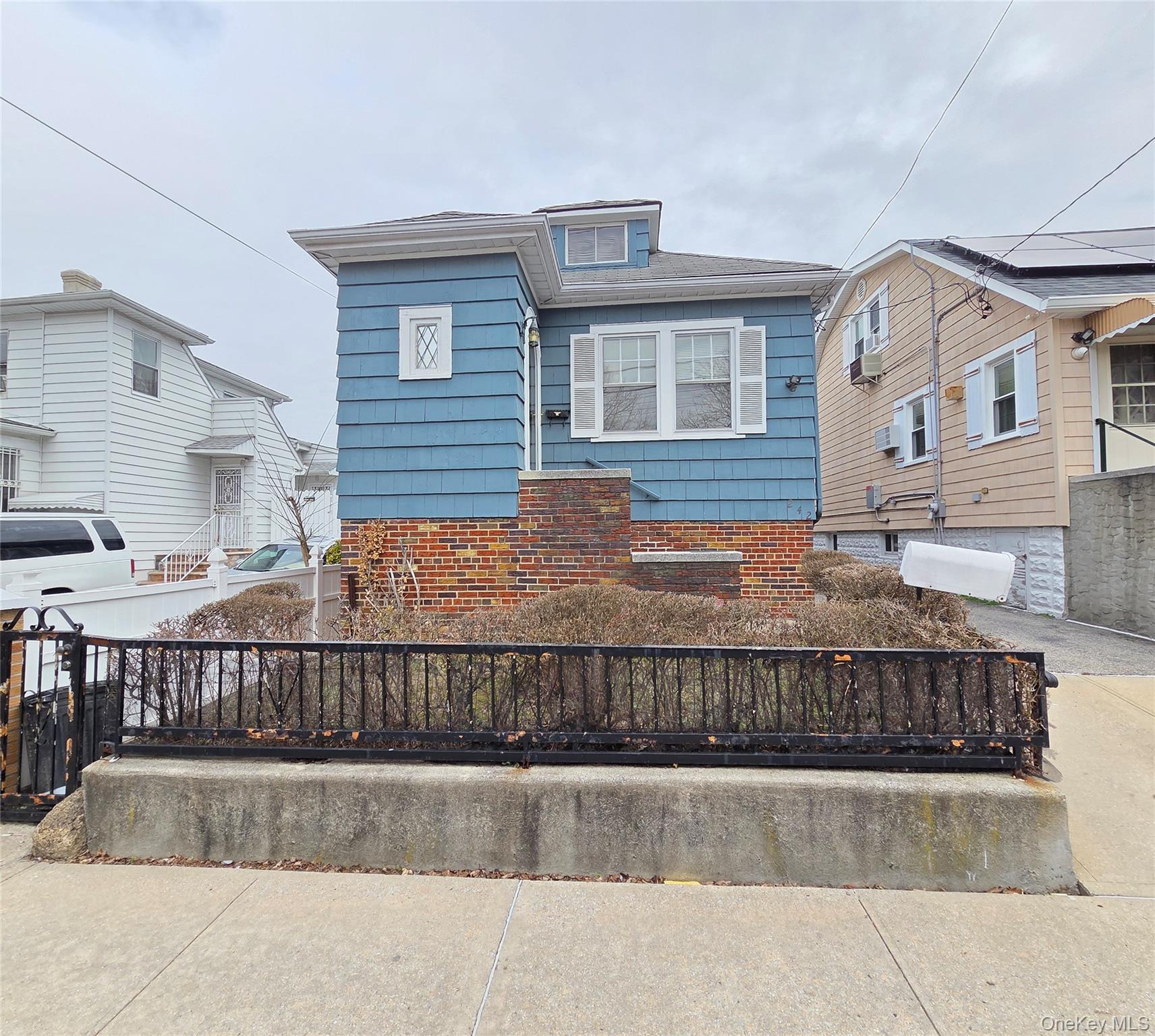 Single Family Graff  Bronx, NY 10465, MLS-972067-10