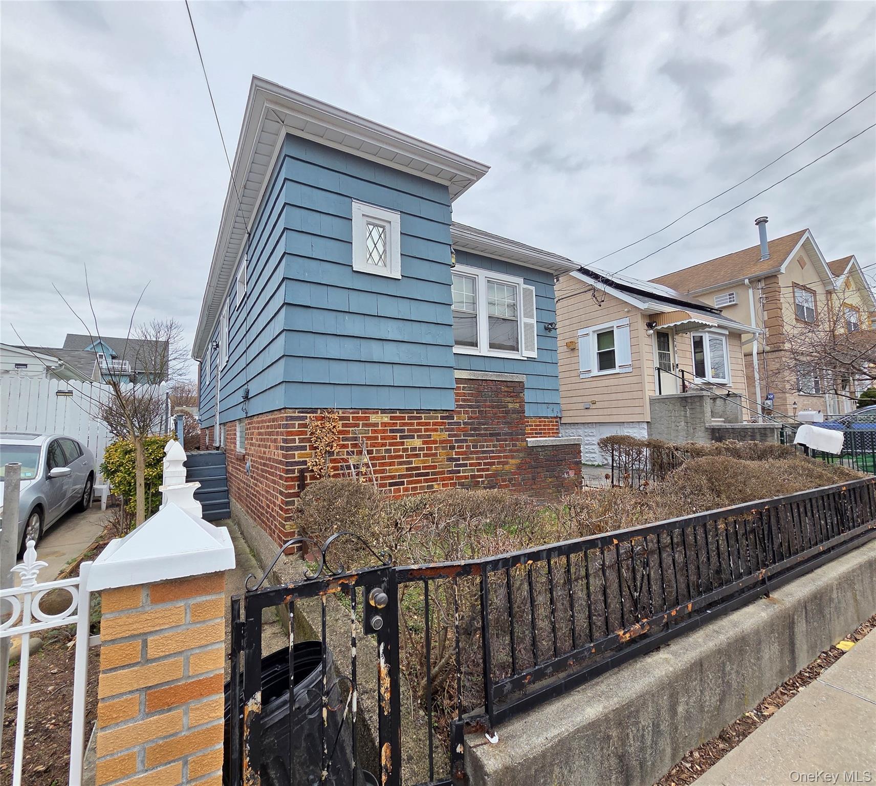 Single Family Graff  Bronx, NY 10465, MLS-972067-11
