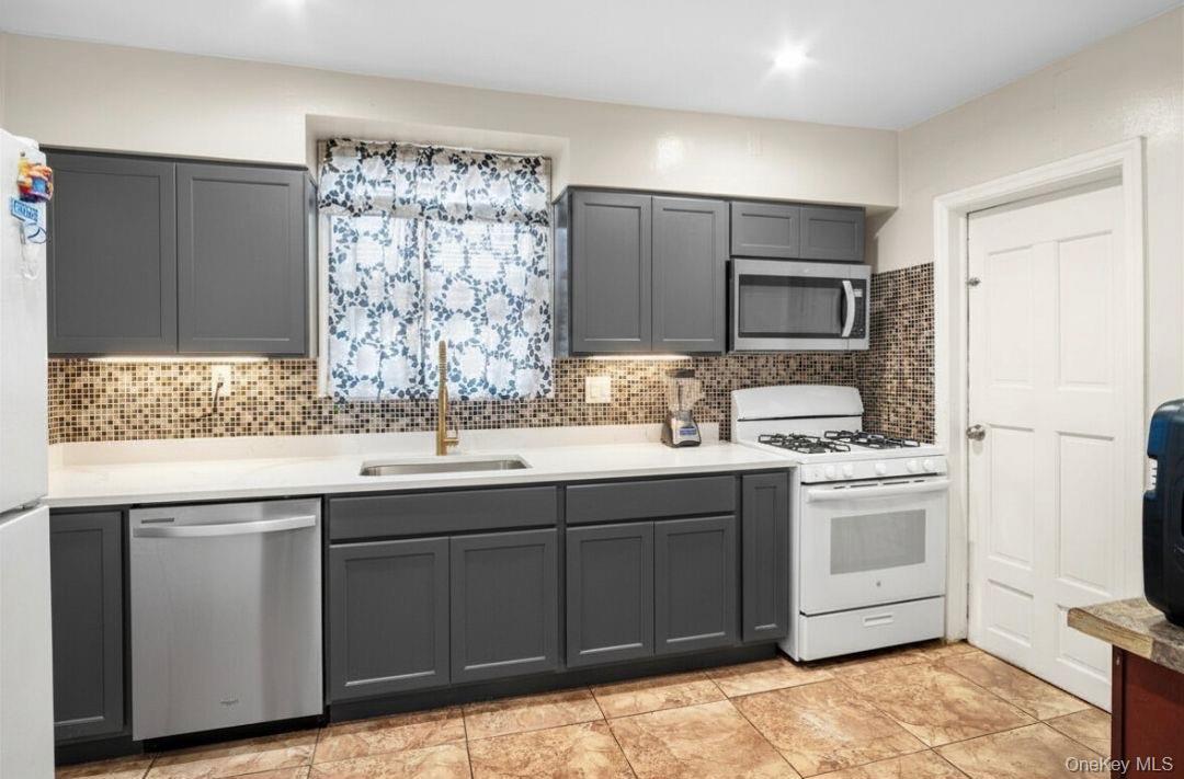 Single Family Hendrickson  Nassau County, NY 11550, MLS-972088-4