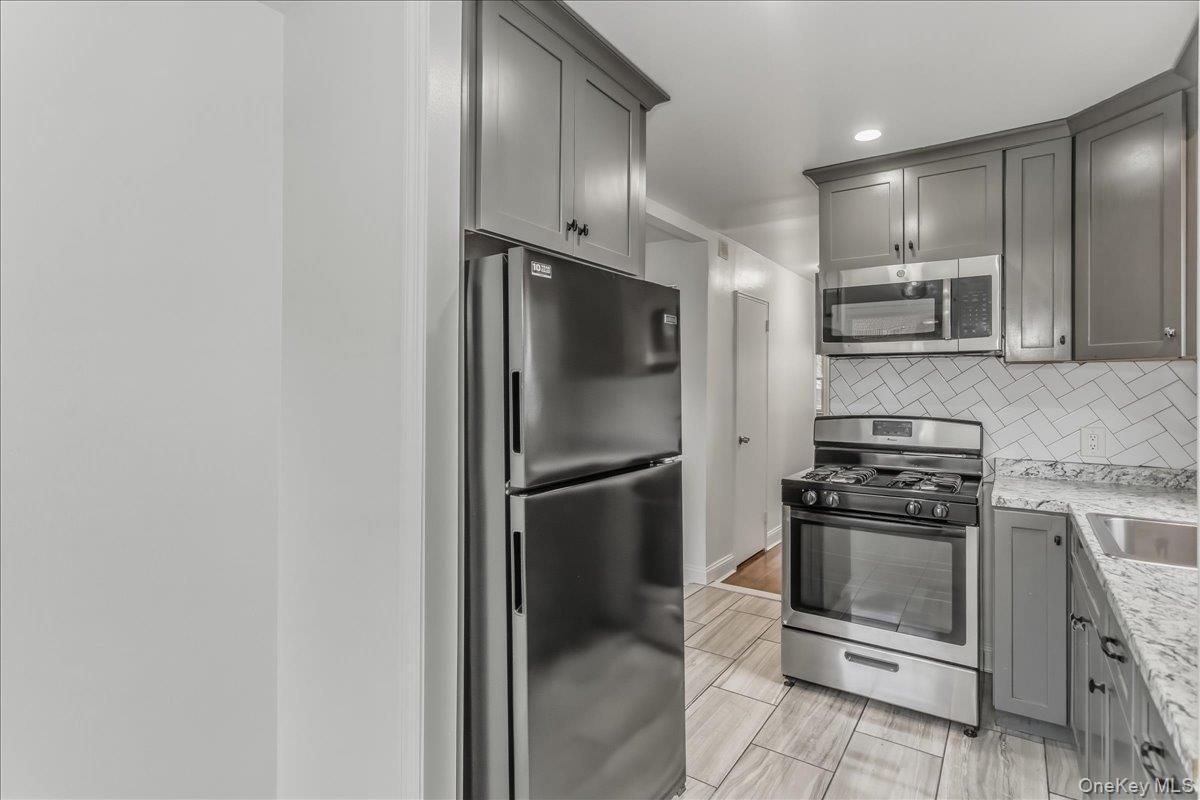 Apartment Avenue J  Brooklyn, NY 11236, MLS-972196-11