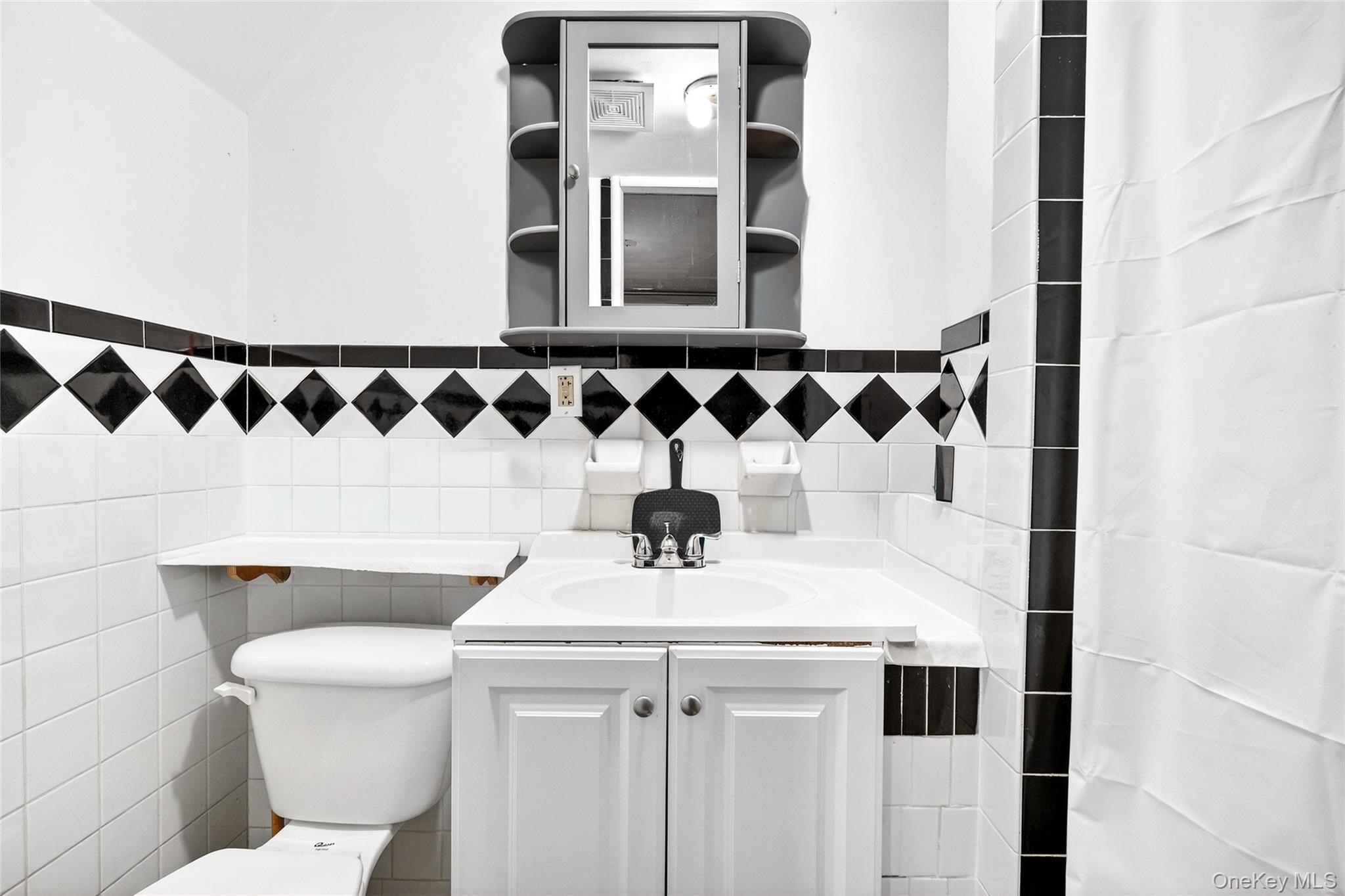 Single Family Harding  Bronx, NY 10465, MLS-972208-27