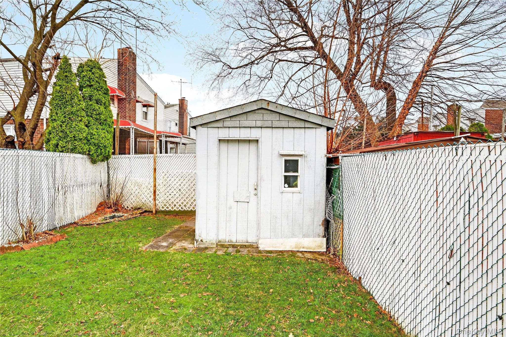 Single Family Harding  Bronx, NY 10465, MLS-972208-33