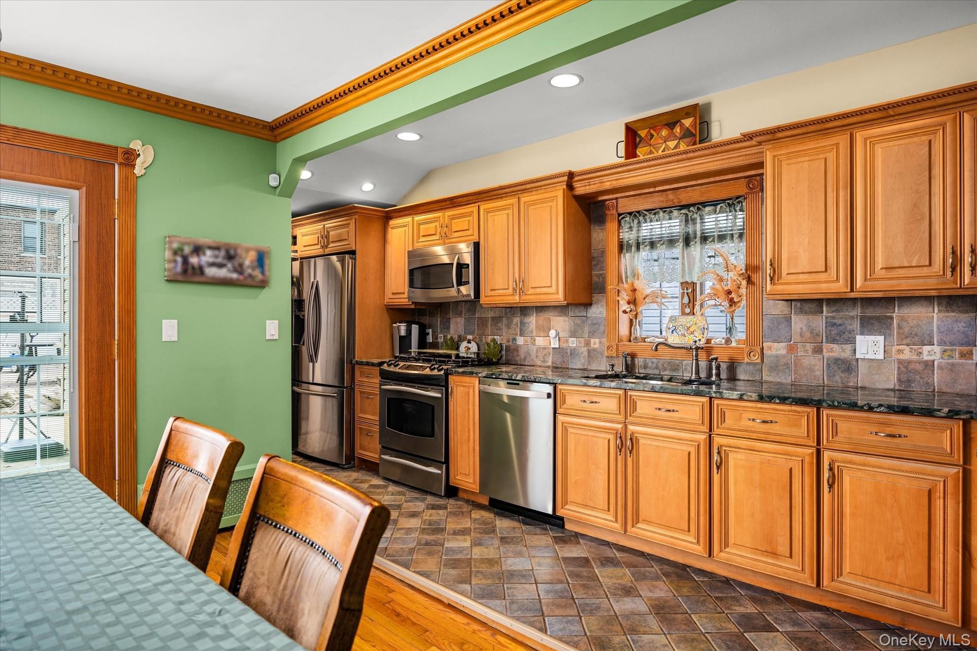 Single Family 73rd  Queens, NY 11385, MLS-972219-15