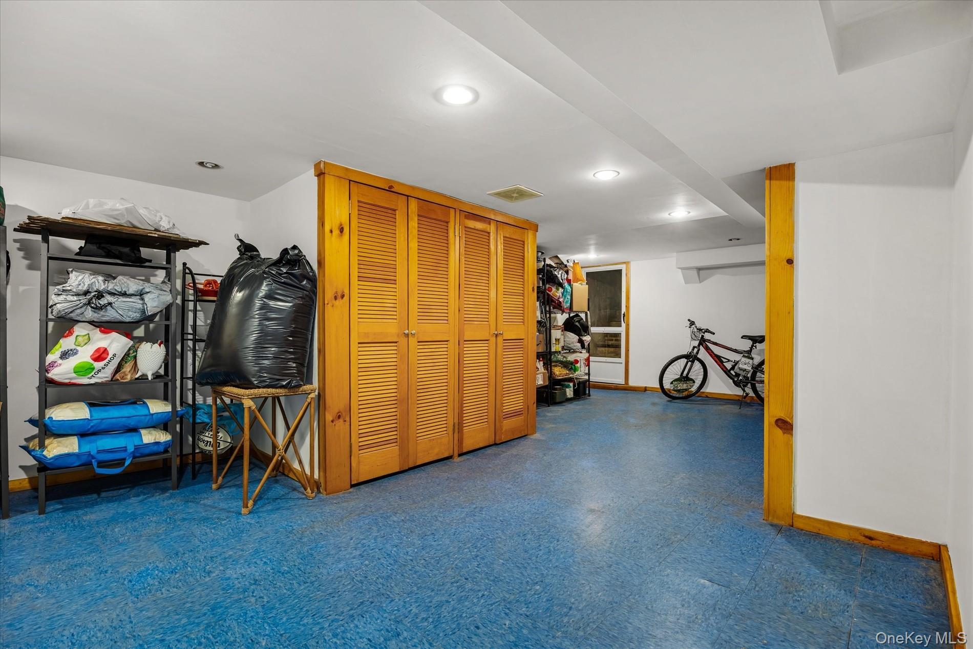 Single Family 73rd  Queens, NY 11385, MLS-972219-26