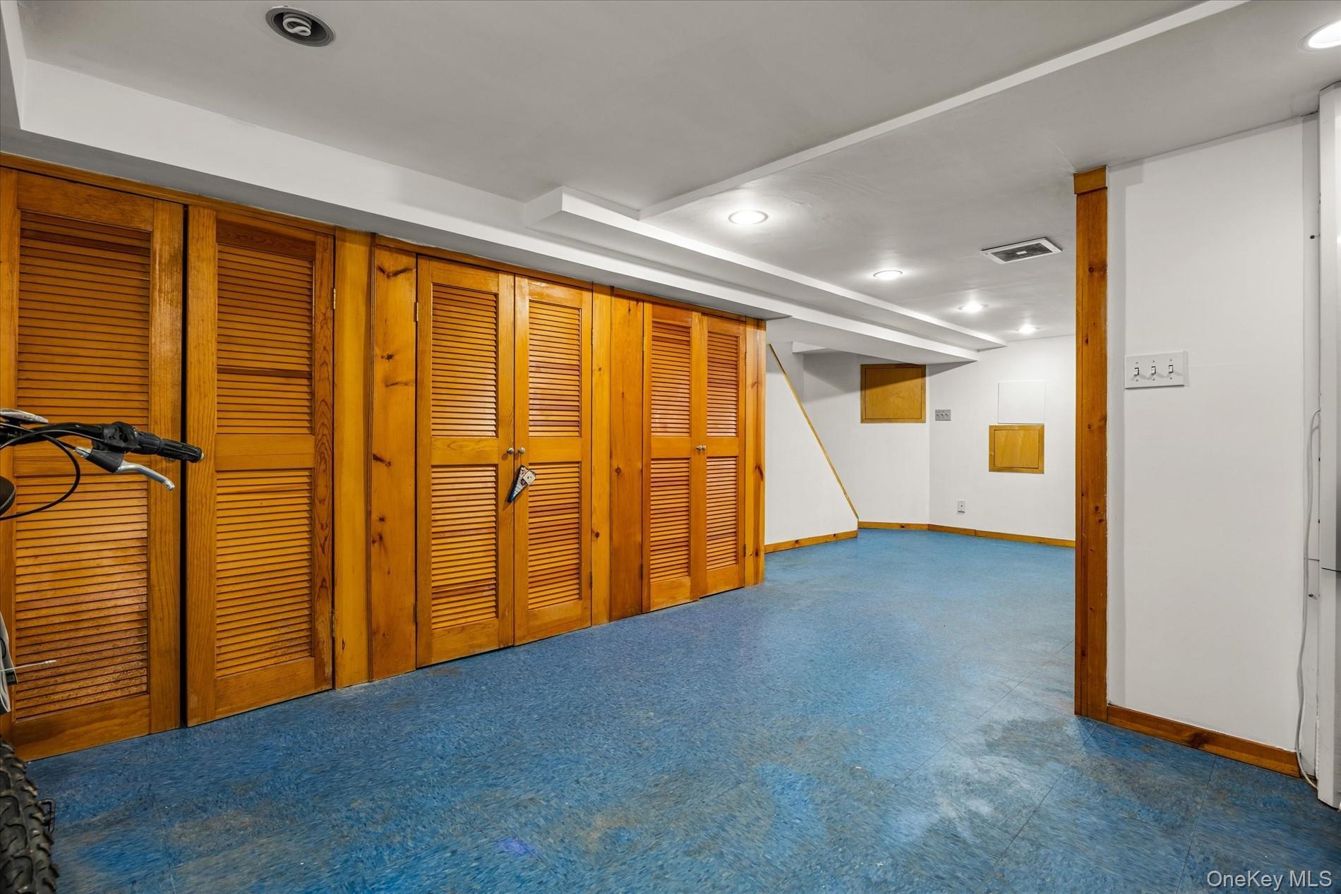 Single Family 73rd  Queens, NY 11385, MLS-972219-27