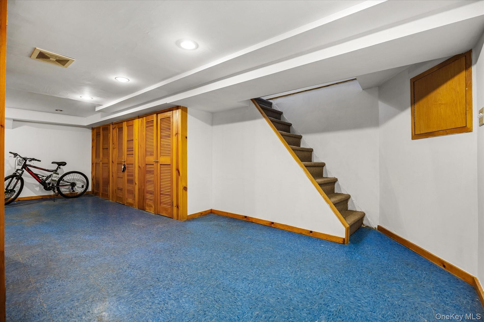 Single Family 73rd  Queens, NY 11385, MLS-972219-28