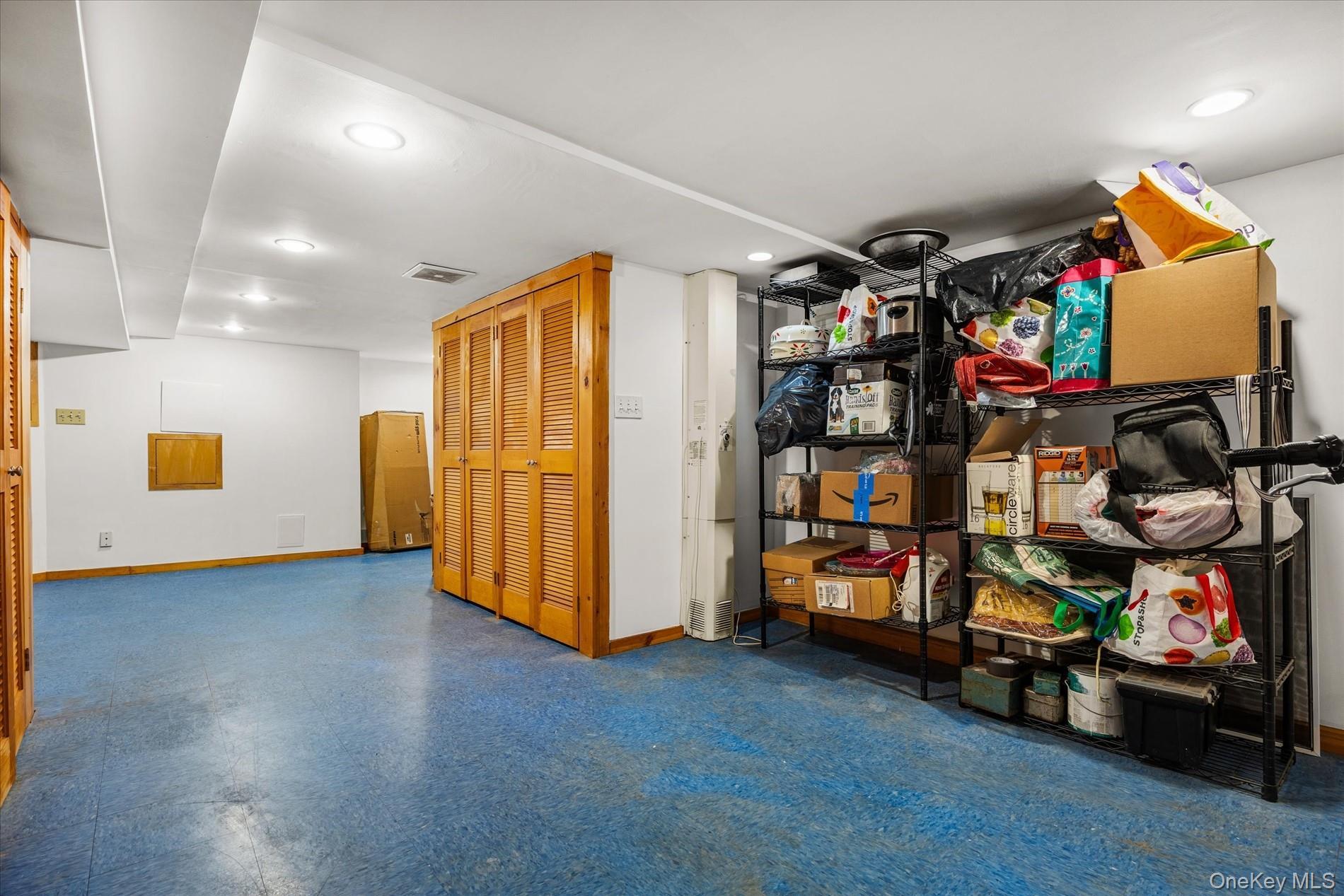 Single Family 73rd  Queens, NY 11385, MLS-972219-29