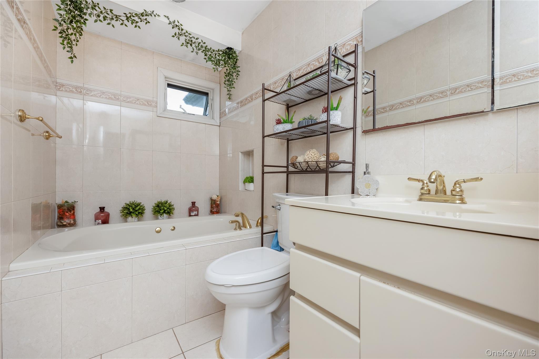 Single Family 3rd  Suffolk County, NY 11779, MLS-972226-13