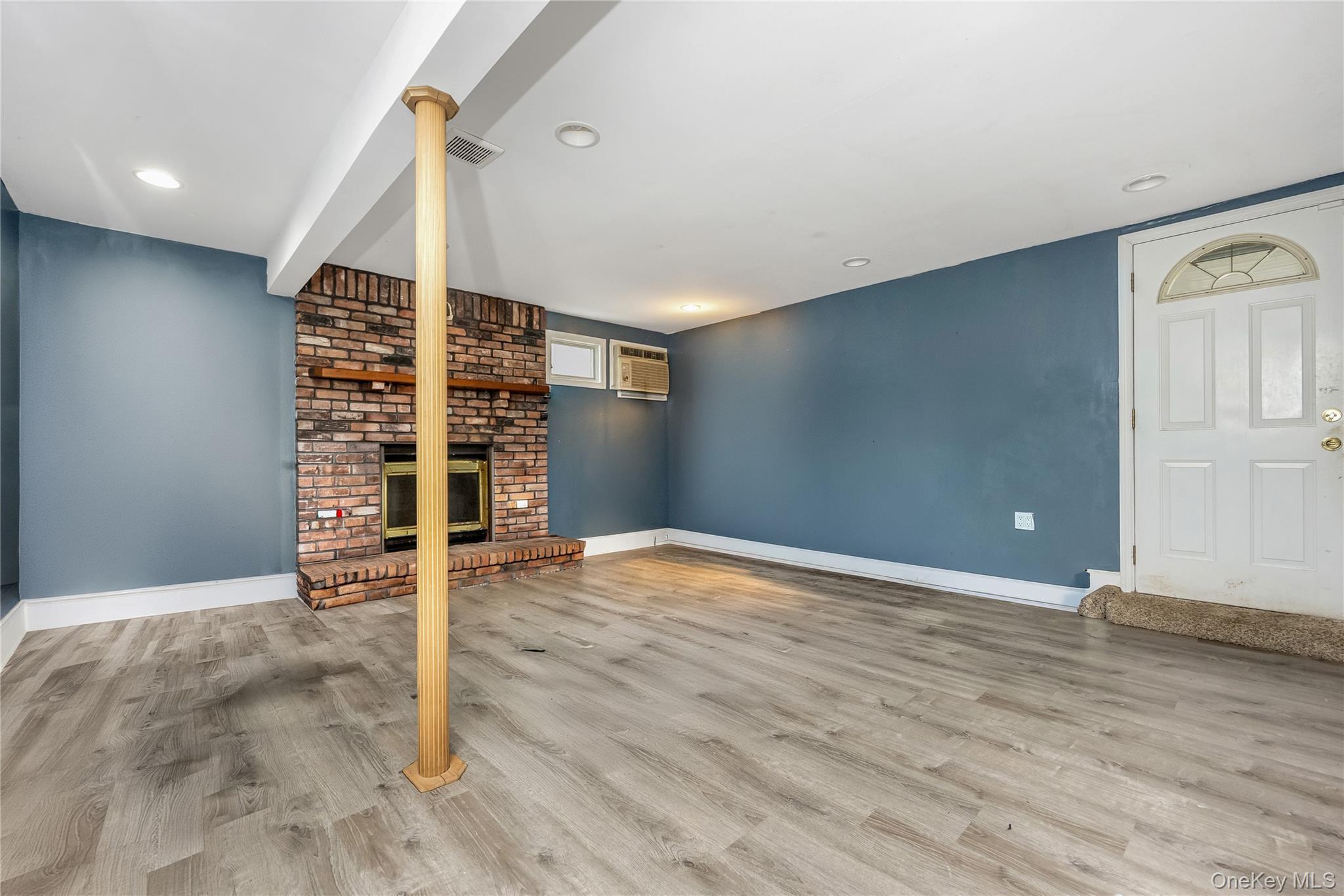 Single Family 3rd  Suffolk County, NY 11779, MLS-972226-24