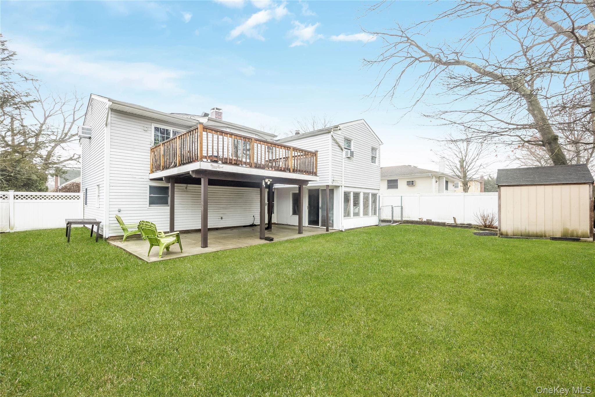 Single Family 3rd  Suffolk County, NY 11779, MLS-972226-30