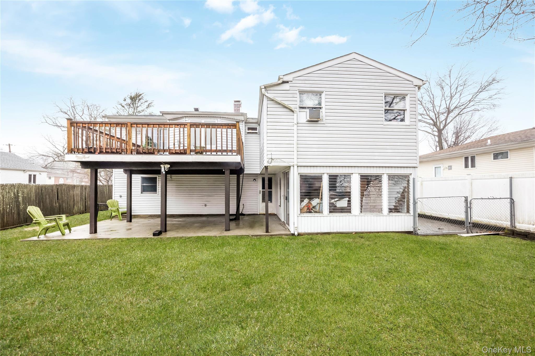 Single Family 3rd  Suffolk County, NY 11779, MLS-972226-32