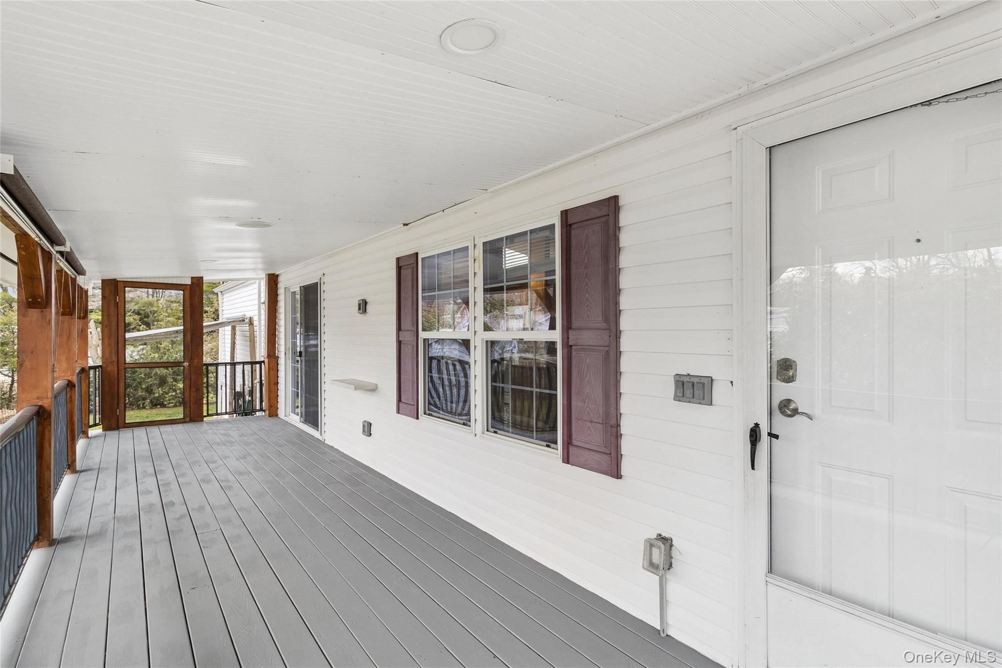 Single Family Hubbard Ave #5  Suffolk County, NY 11901, MLS-972229-28