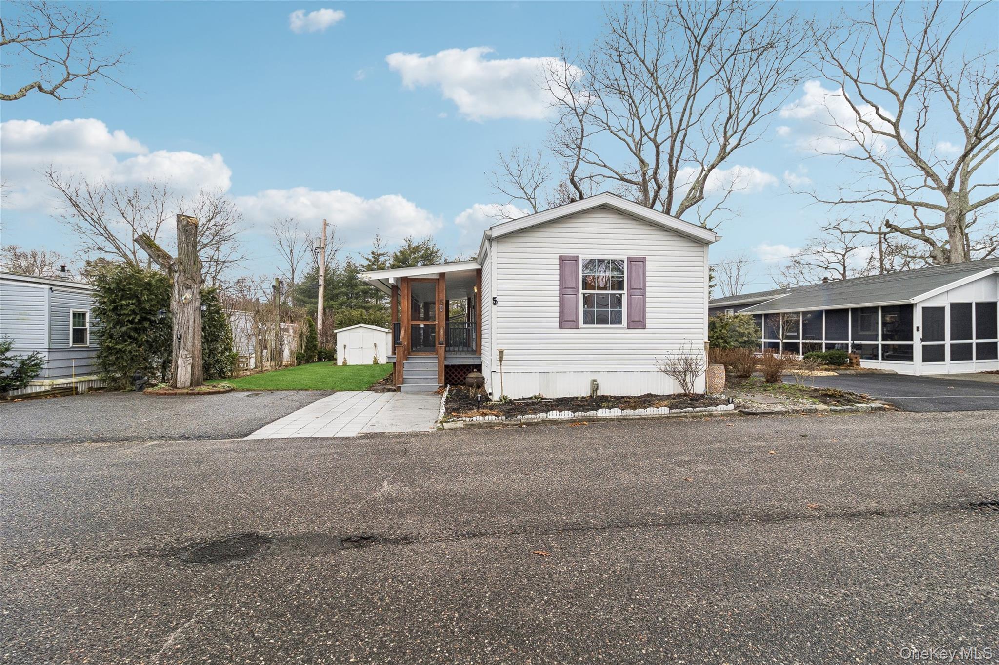 Single Family Hubbard Ave #5  Suffolk County, NY 11901, MLS-972229-33