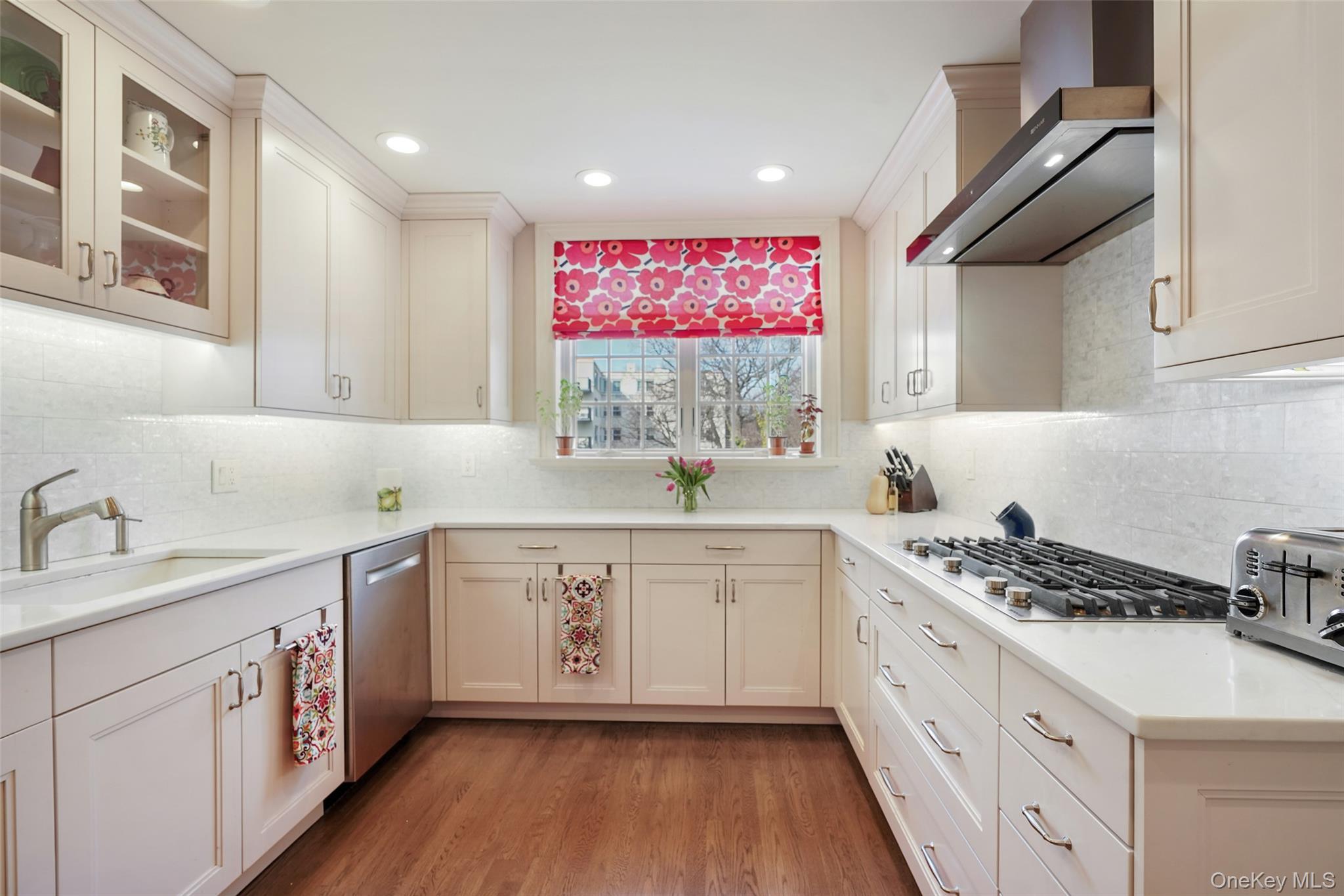 Coop Rivermere  Westchester County, NY 10708, MLS-972244-10