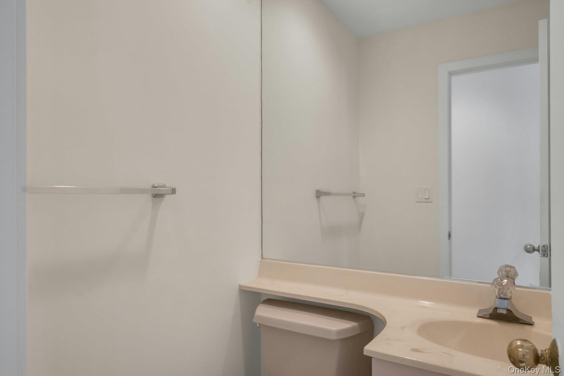 Condo Spring Pond Westchester County, NY 10562, MLS-972271-16