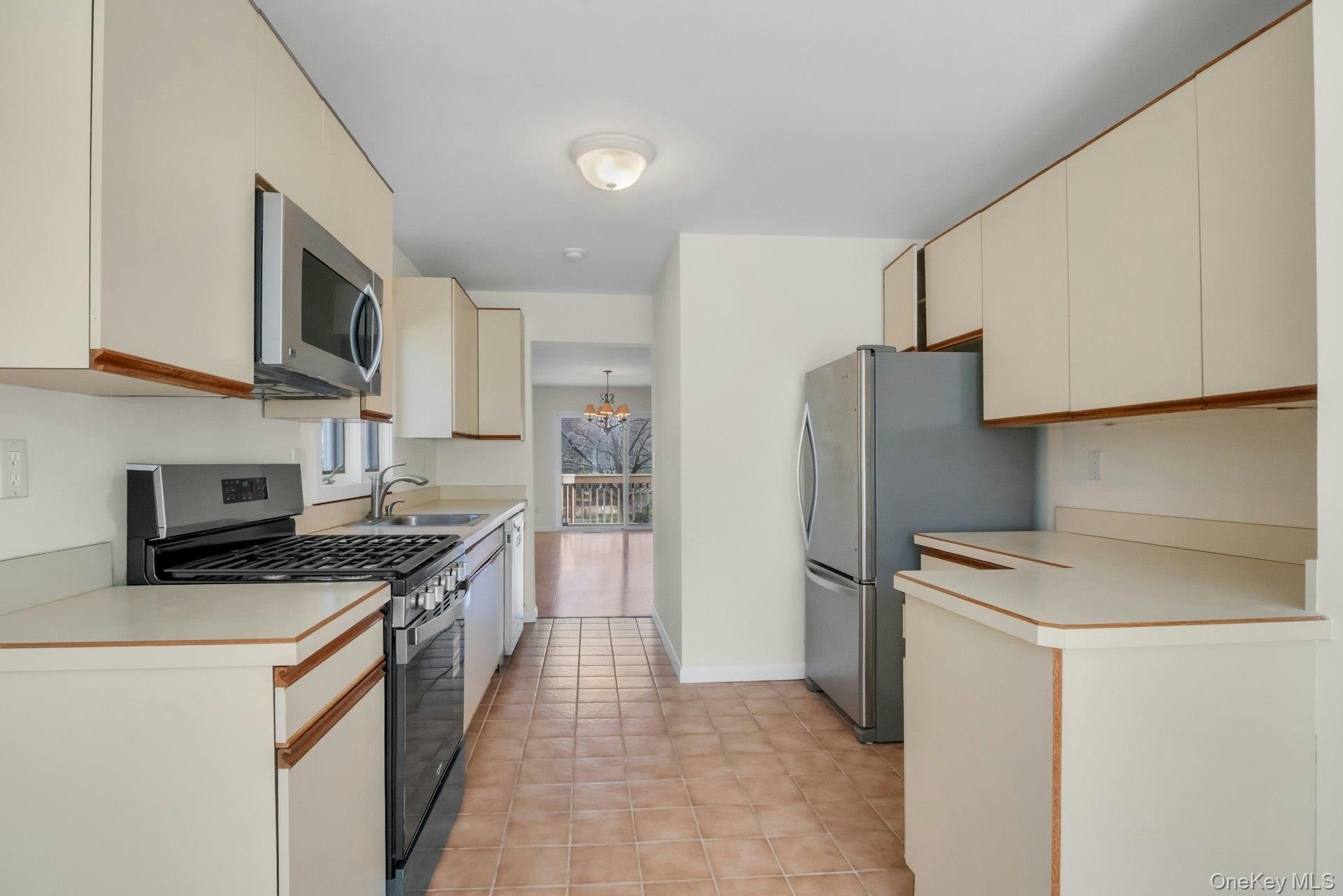 Condo Spring Pond Westchester County, NY 10562, MLS-972271-6