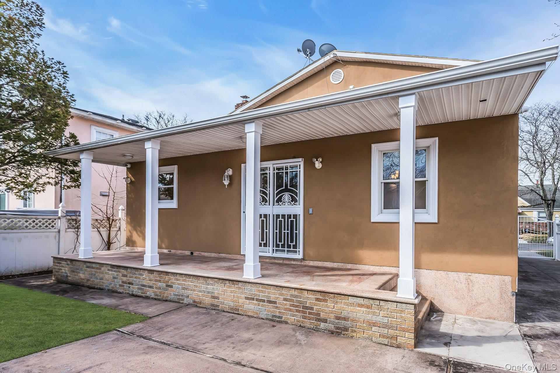 Single Family 262nd Street  Queens, NY 11004, MLS-972321-31