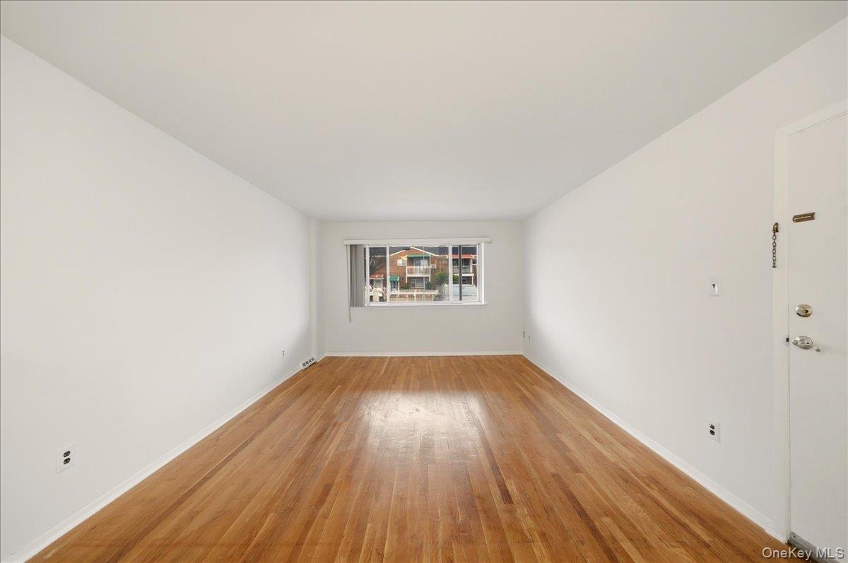 Single Family Hollywood  Bronx, NY 10465, MLS-972328-13