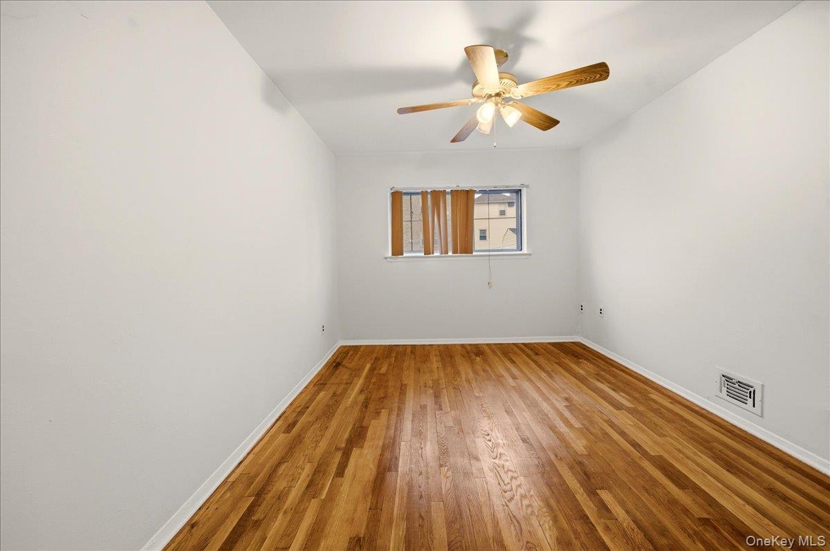 Single Family Hollywood  Bronx, NY 10465, MLS-972328-15