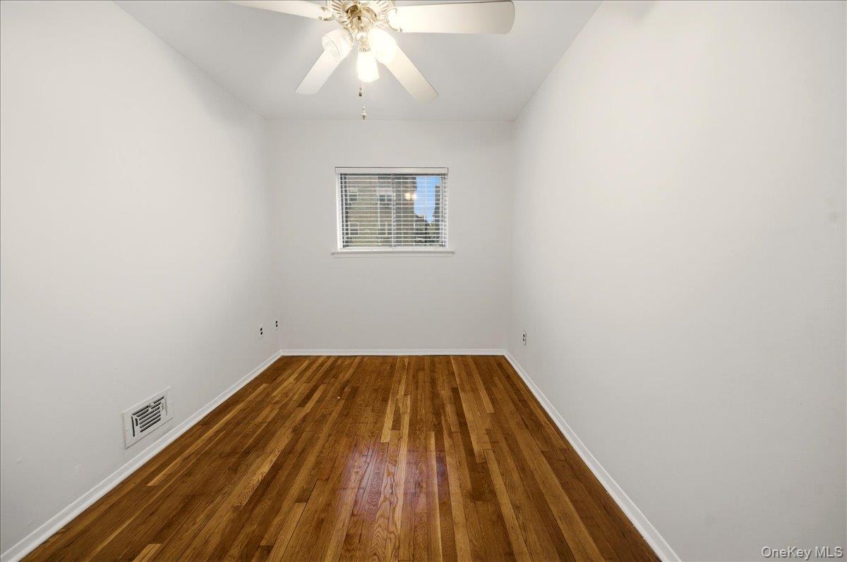 Single Family Hollywood  Bronx, NY 10465, MLS-972328-16