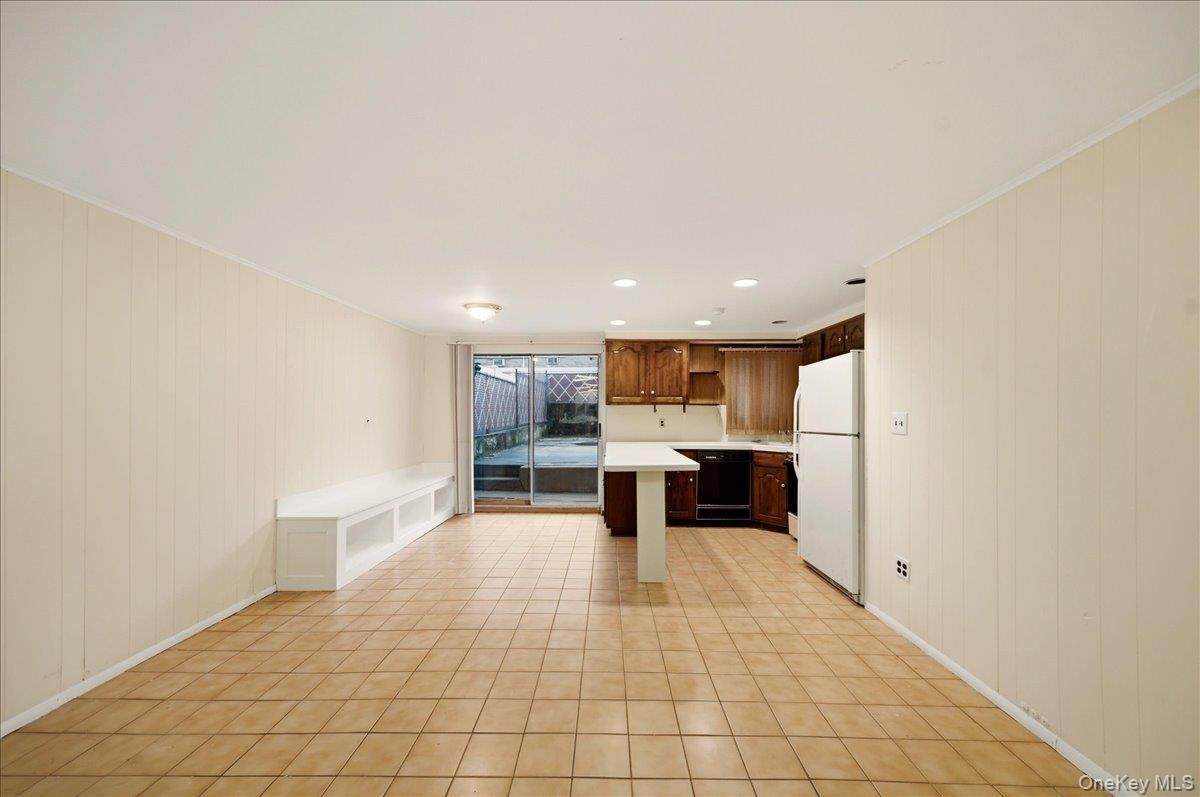 Single Family Hollywood  Bronx, NY 10465, MLS-972328-21