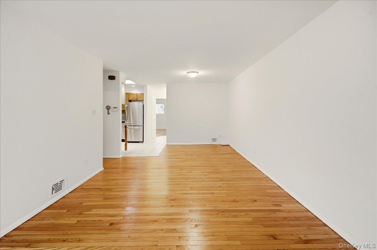 Single Family Hollywood  Bronx, NY 10465, MLS-972328-3