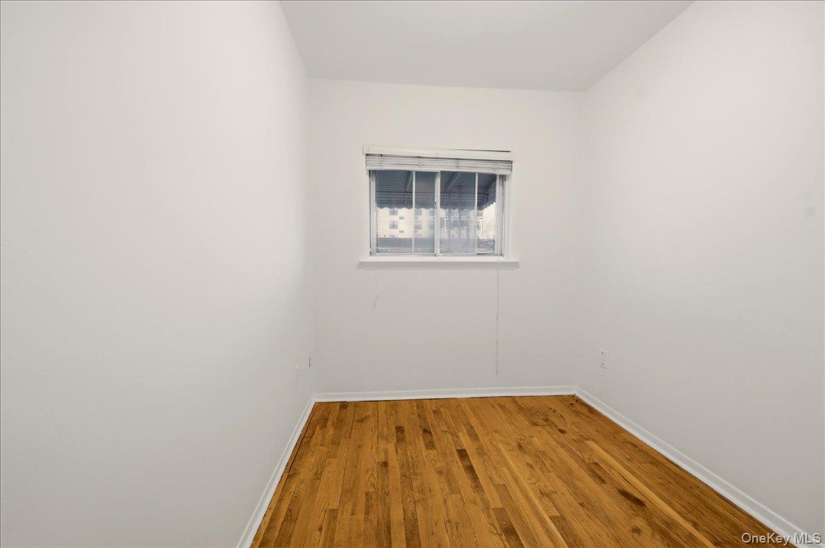 Single Family Hollywood  Bronx, NY 10465, MLS-972328-7