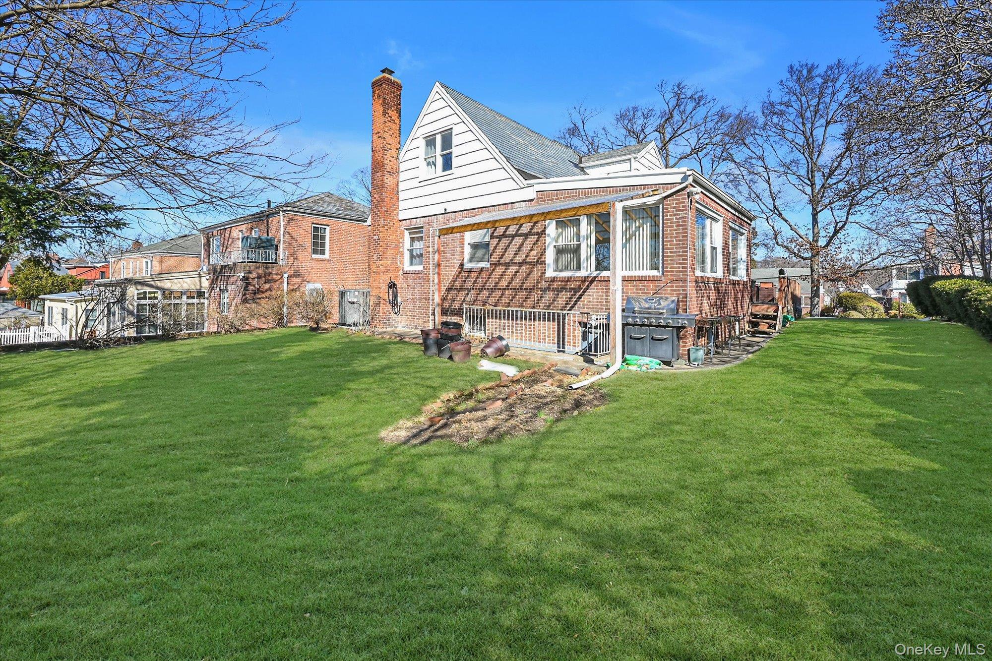 Single Family Cambridge  Queens, NY 11432, MLS-972360-2