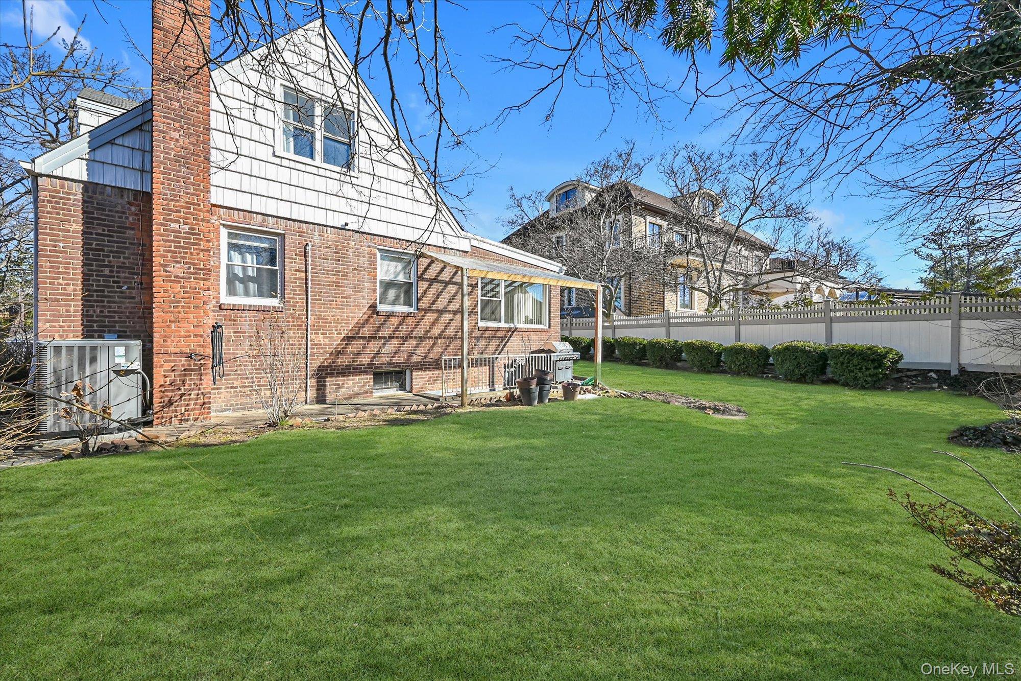 Single Family Cambridge  Queens, NY 11432, MLS-972360-20