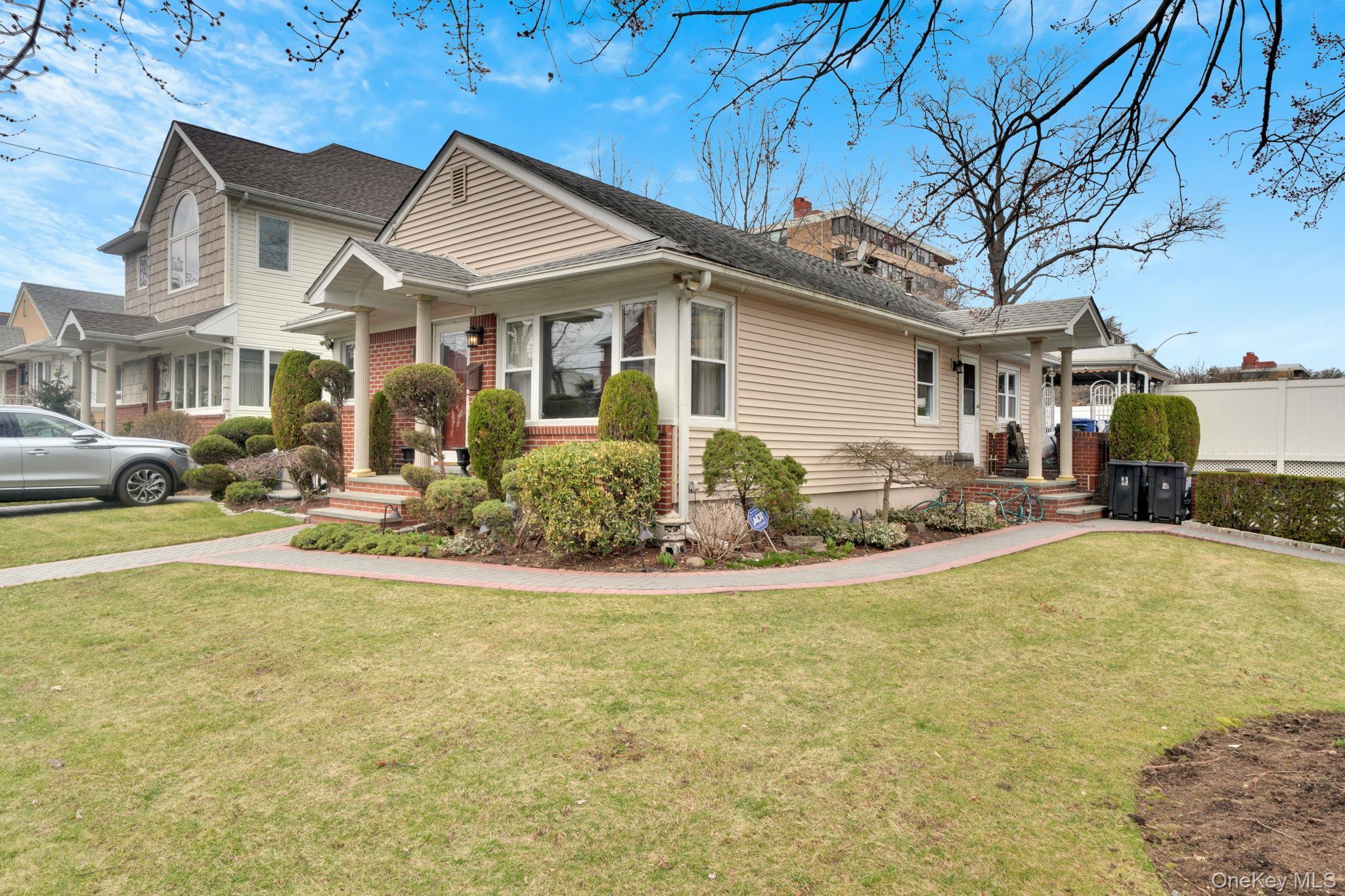 Single Family 12th  Queens, NY 11357, MLS-972384-2