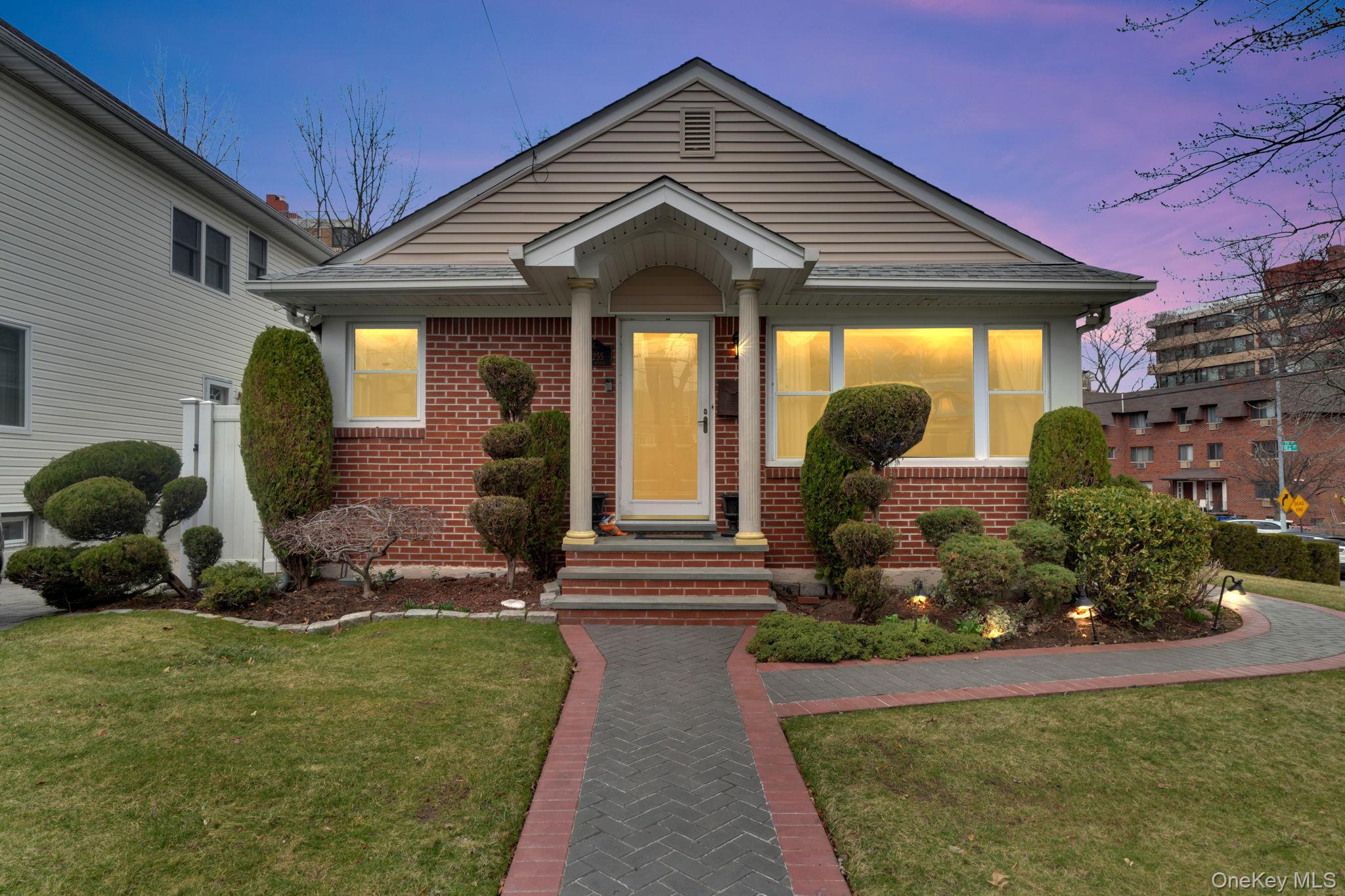 Single Family 12th  Queens, NY 11357, MLS-972384-20