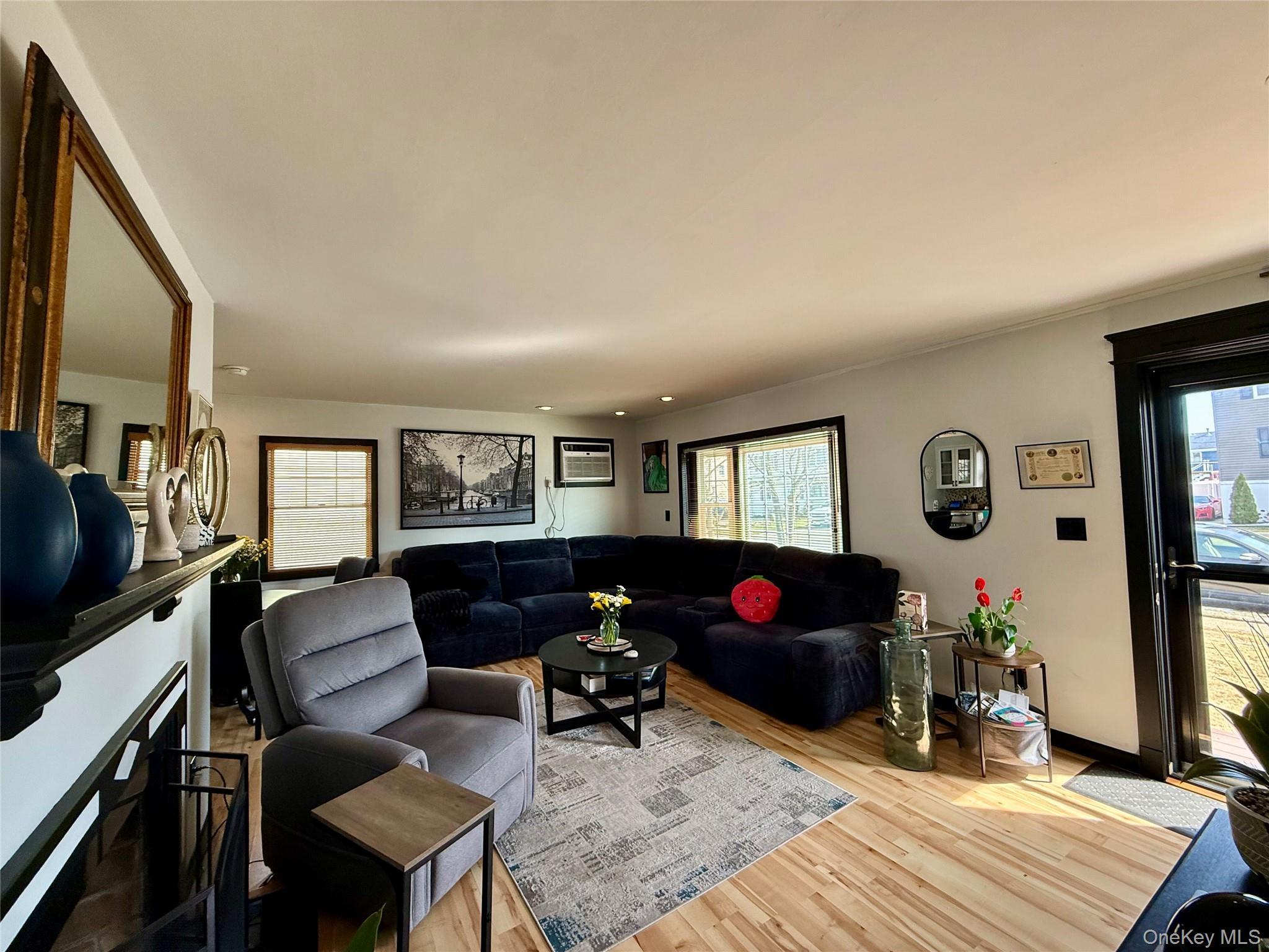 Single Family Robert  Nassau County, NY 11520, MLS-972409-3